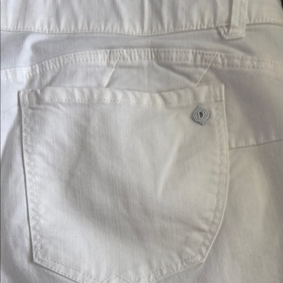 Democracy White Bermuda Shorts Classic Summer Style Plus Size 24WP - Picture 6 of 7